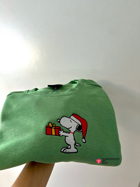 Snoopy present sweatshirt